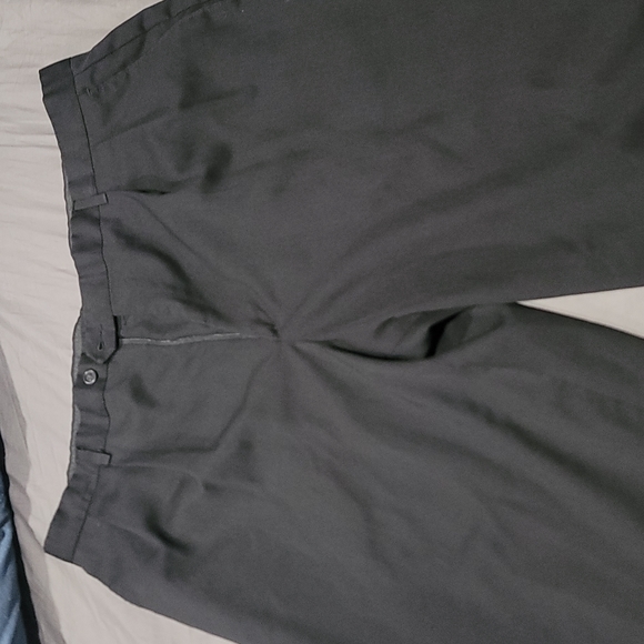 Men's Black Pleated Slacks - Picture 1 of 4